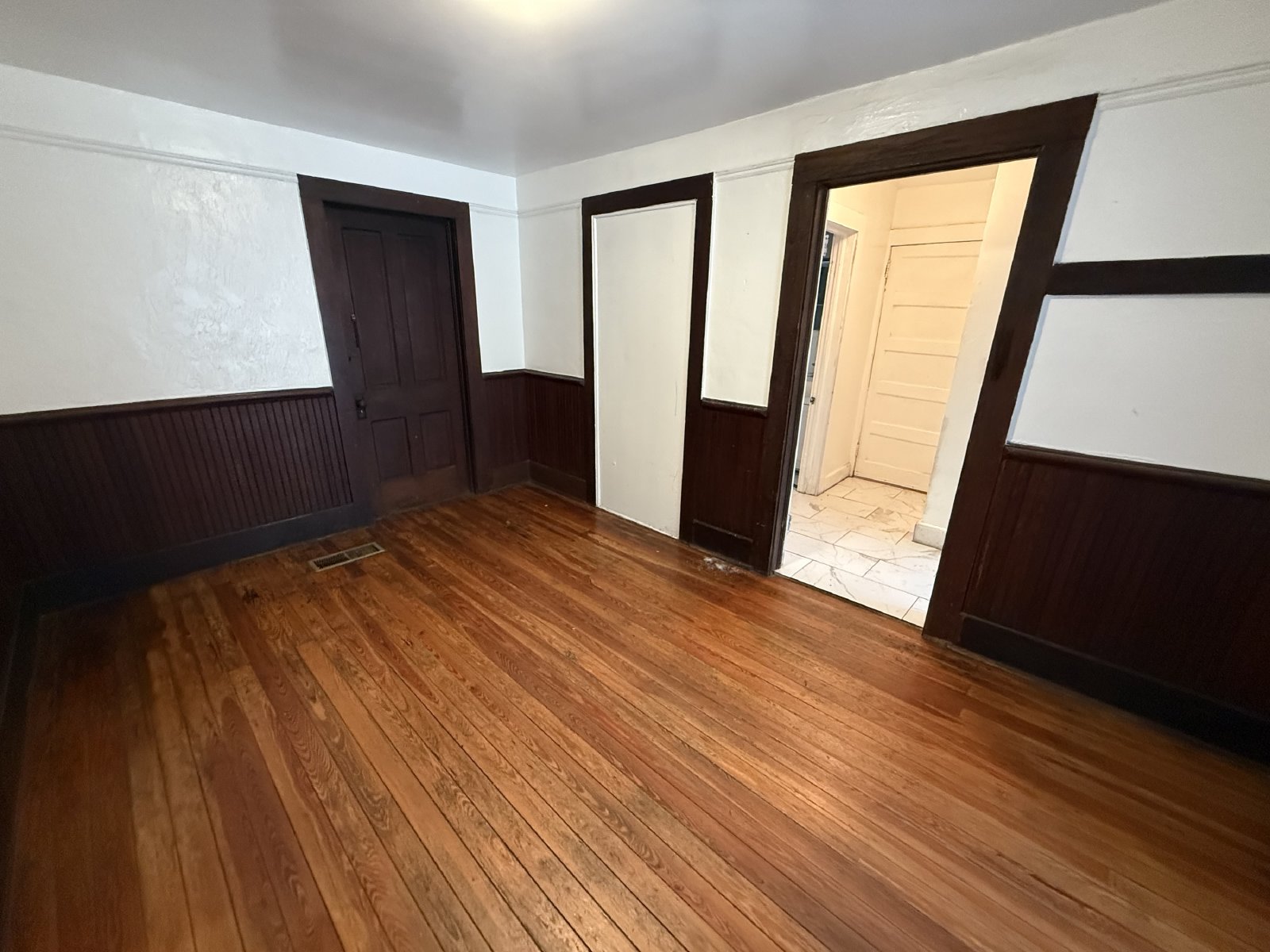 2523 Northwest 6th Street - 1 property image