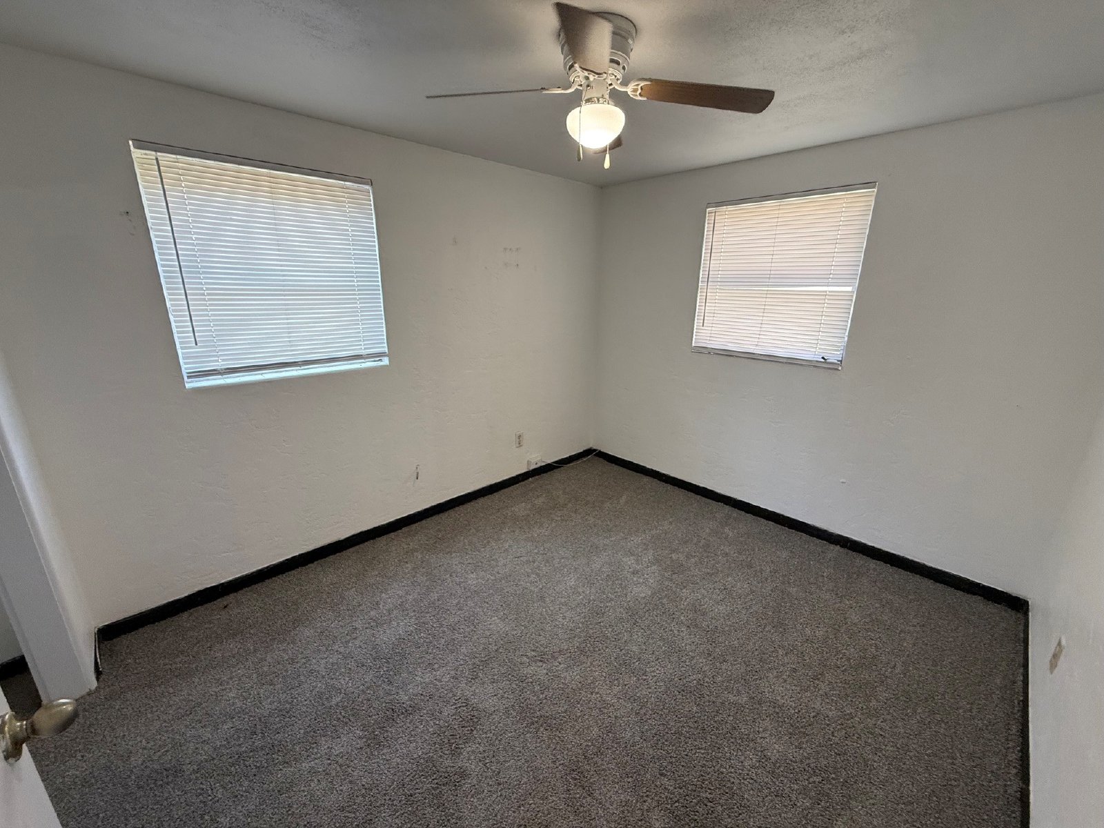 912 SW 6th Avenue property image