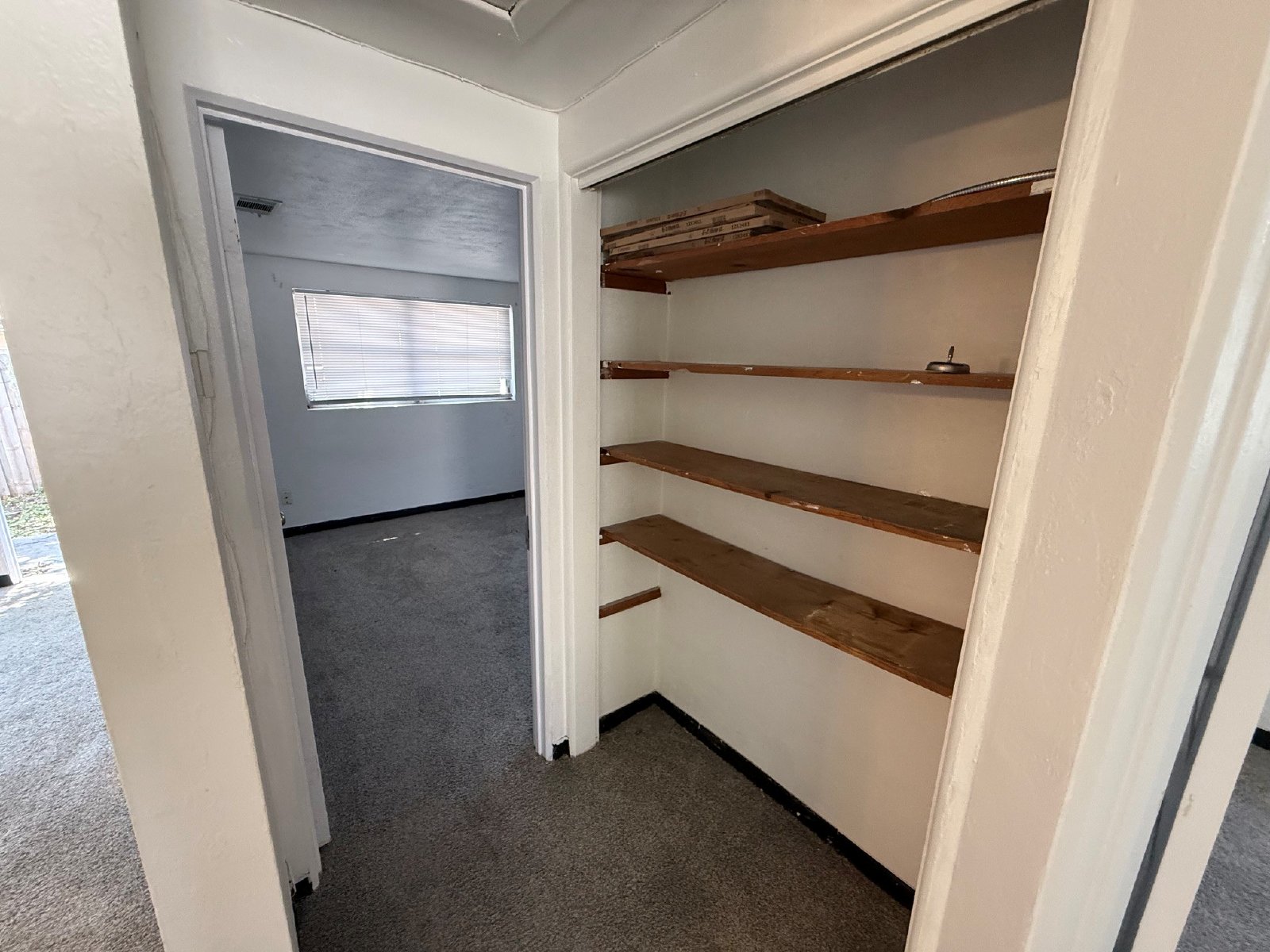912 SW 6th Avenue property image