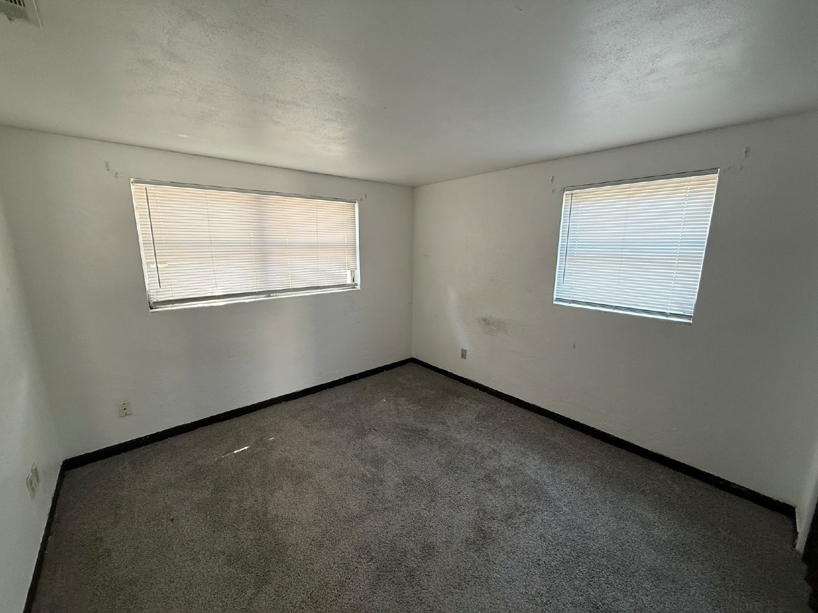 912 SW 6th Avenue property image
