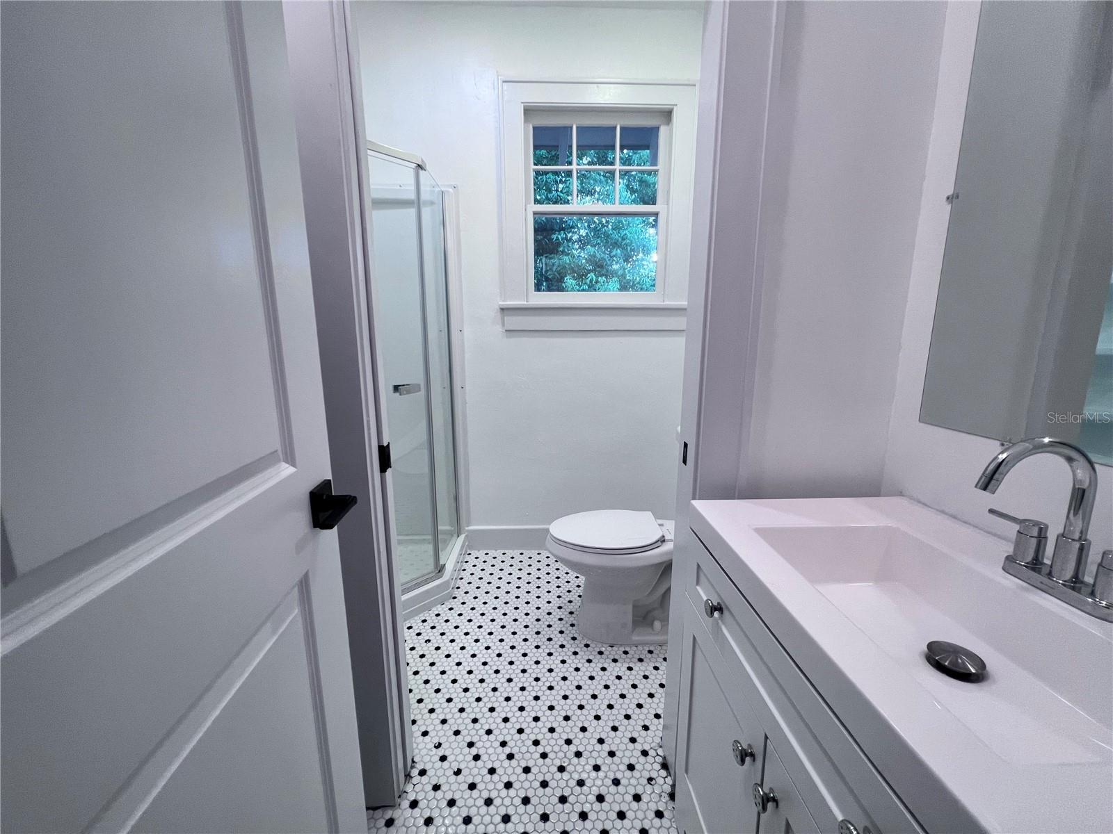 204 NW 3rd St, Gainesville, FL 32601 4 bedroom 2 bath 1420 sq. ft.  for rent property image