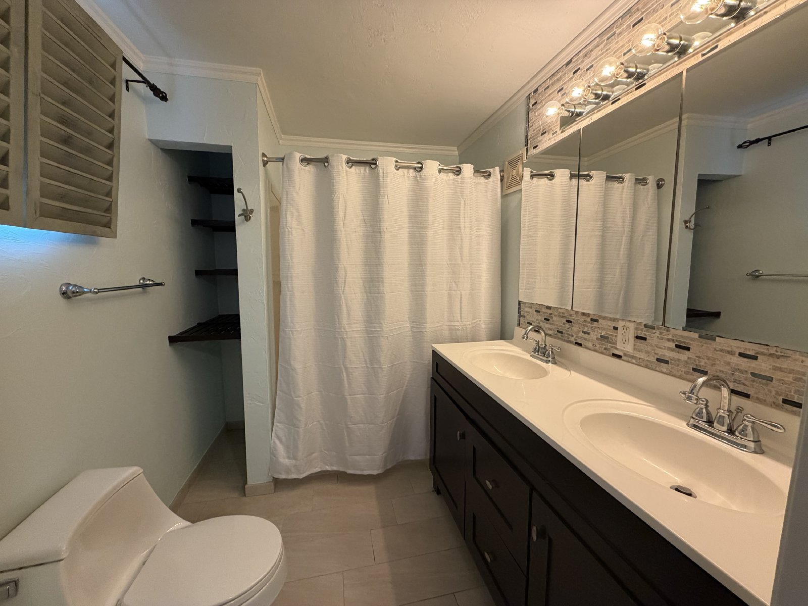 701 Southwest 28 Street - 1 property image