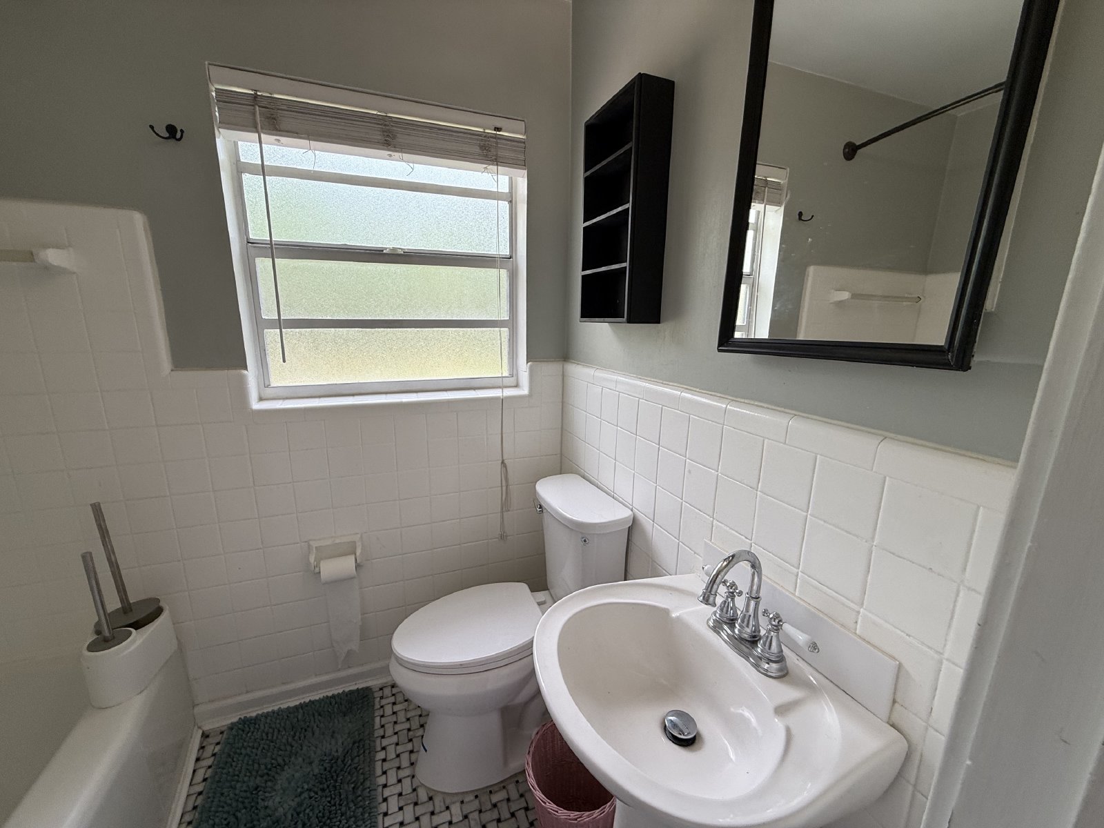 313 Northwest 34th Drive - 1 property image