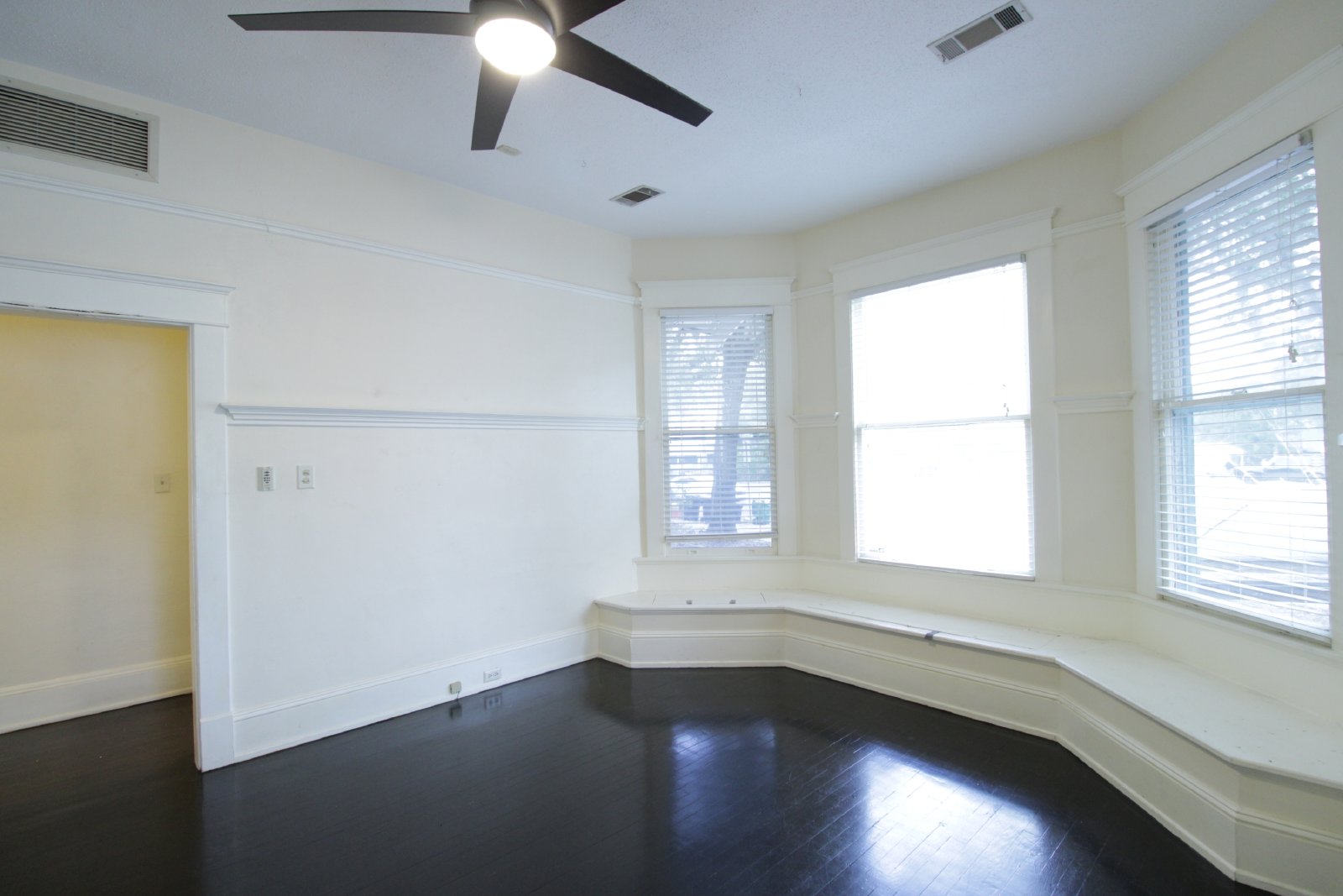 834 East University Avenue - House - 1 property image