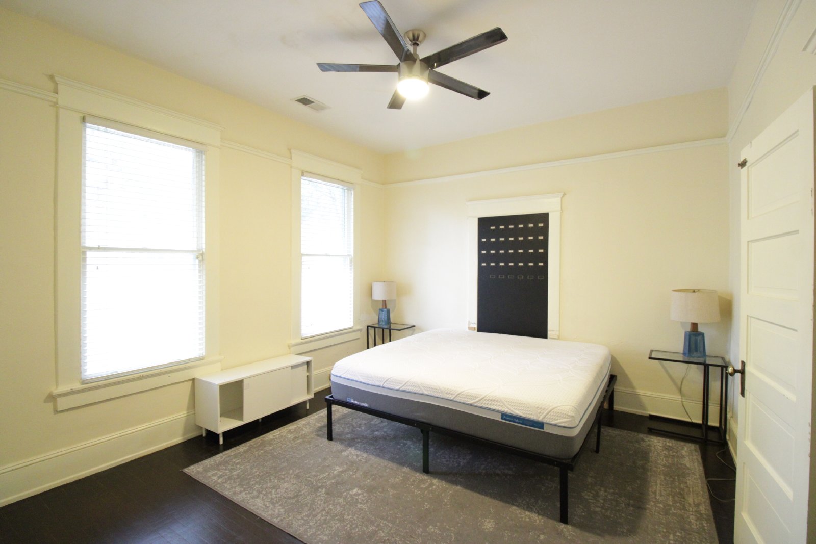 834 East University Avenue - House - 1 property image