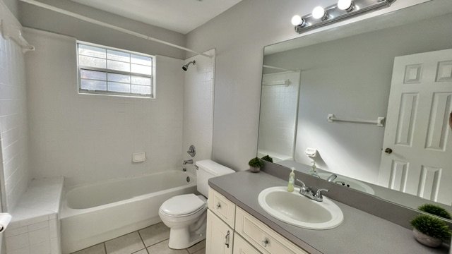 8312 Southwest 61st Place - 1 property image