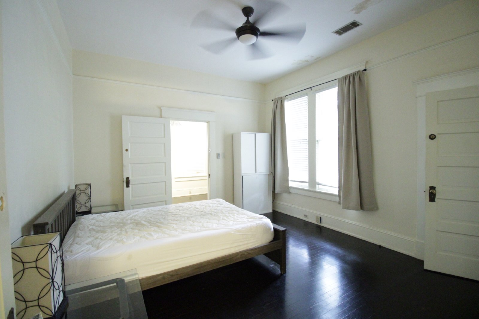 834 East University Avenue - House - 1 property image