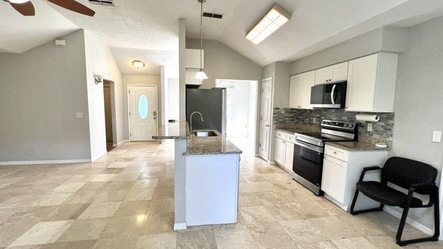 8312 Southwest 61st Place - 1 property image