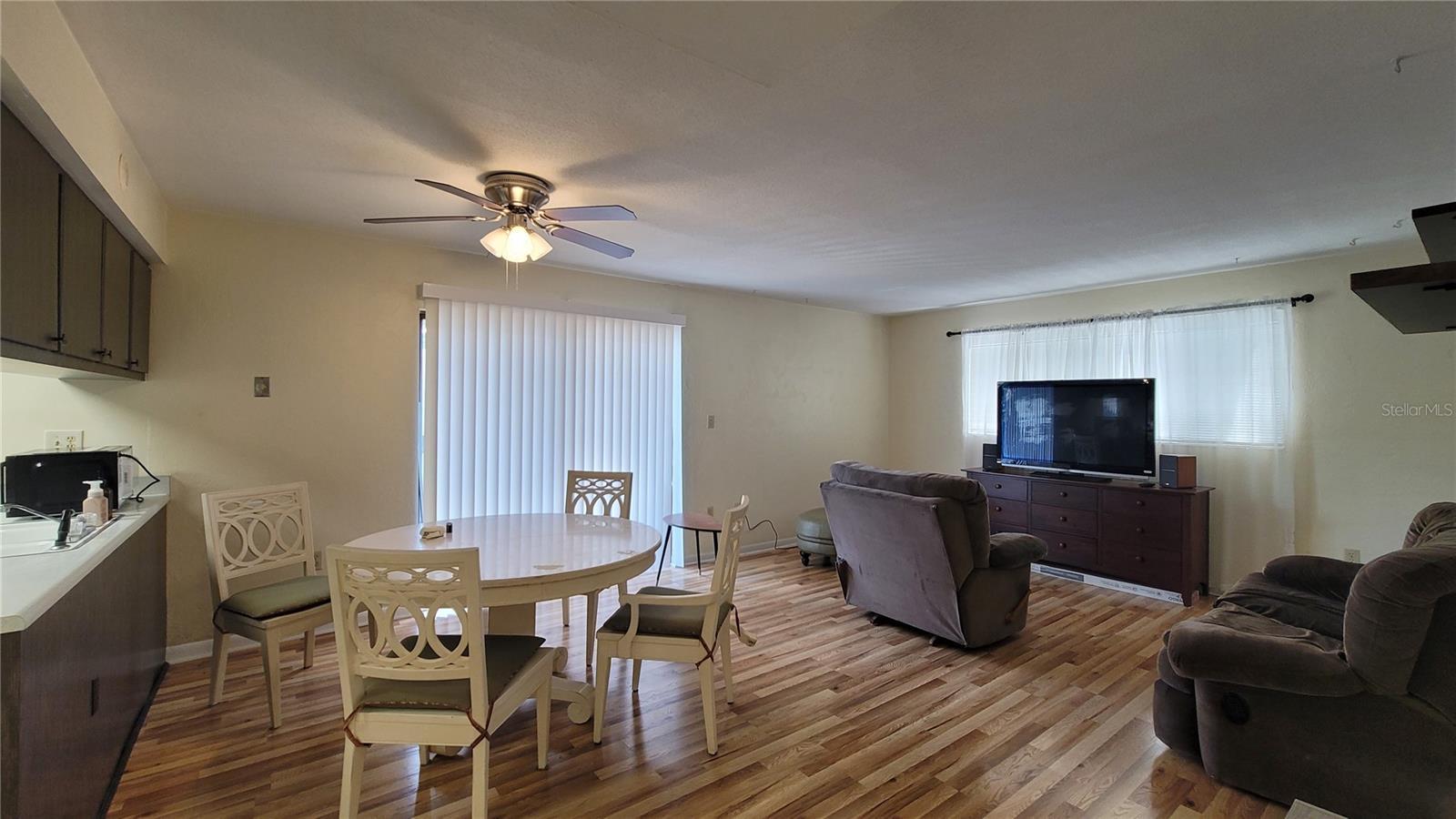 415 Northwest 39th Road - E property image