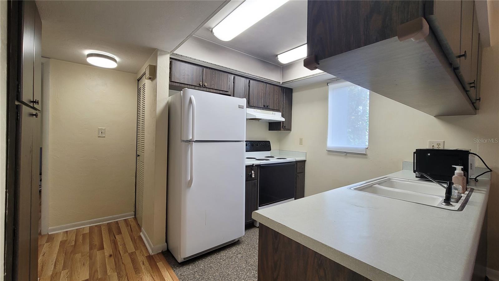 415 Northwest 39th Road - E property image