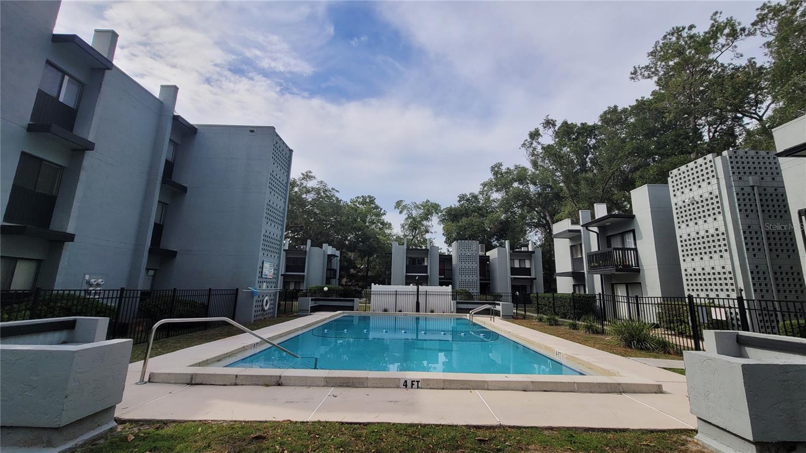 415 Northwest 39th Road - E property image