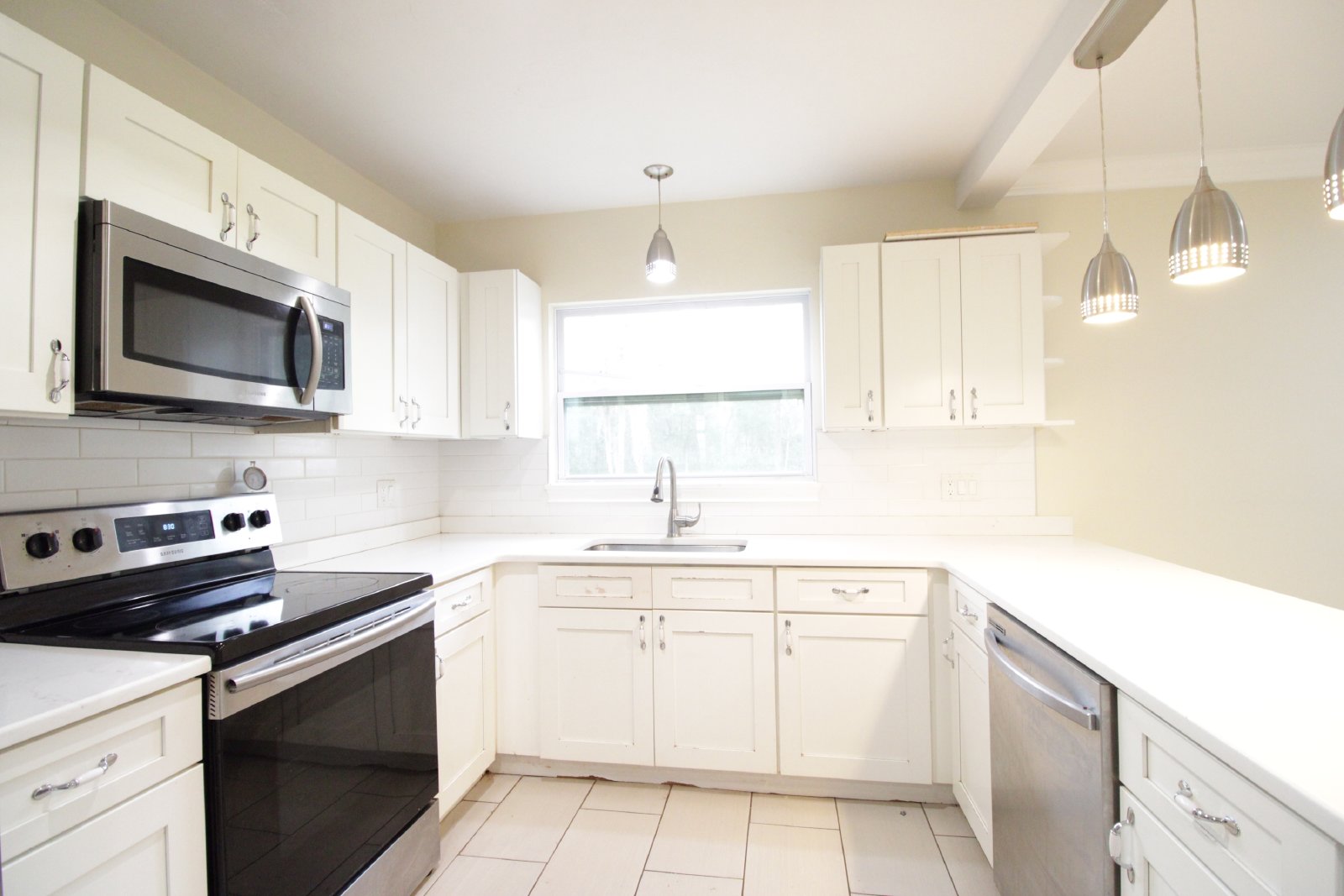 10907 Southwest 24th Avenue - 1 property image