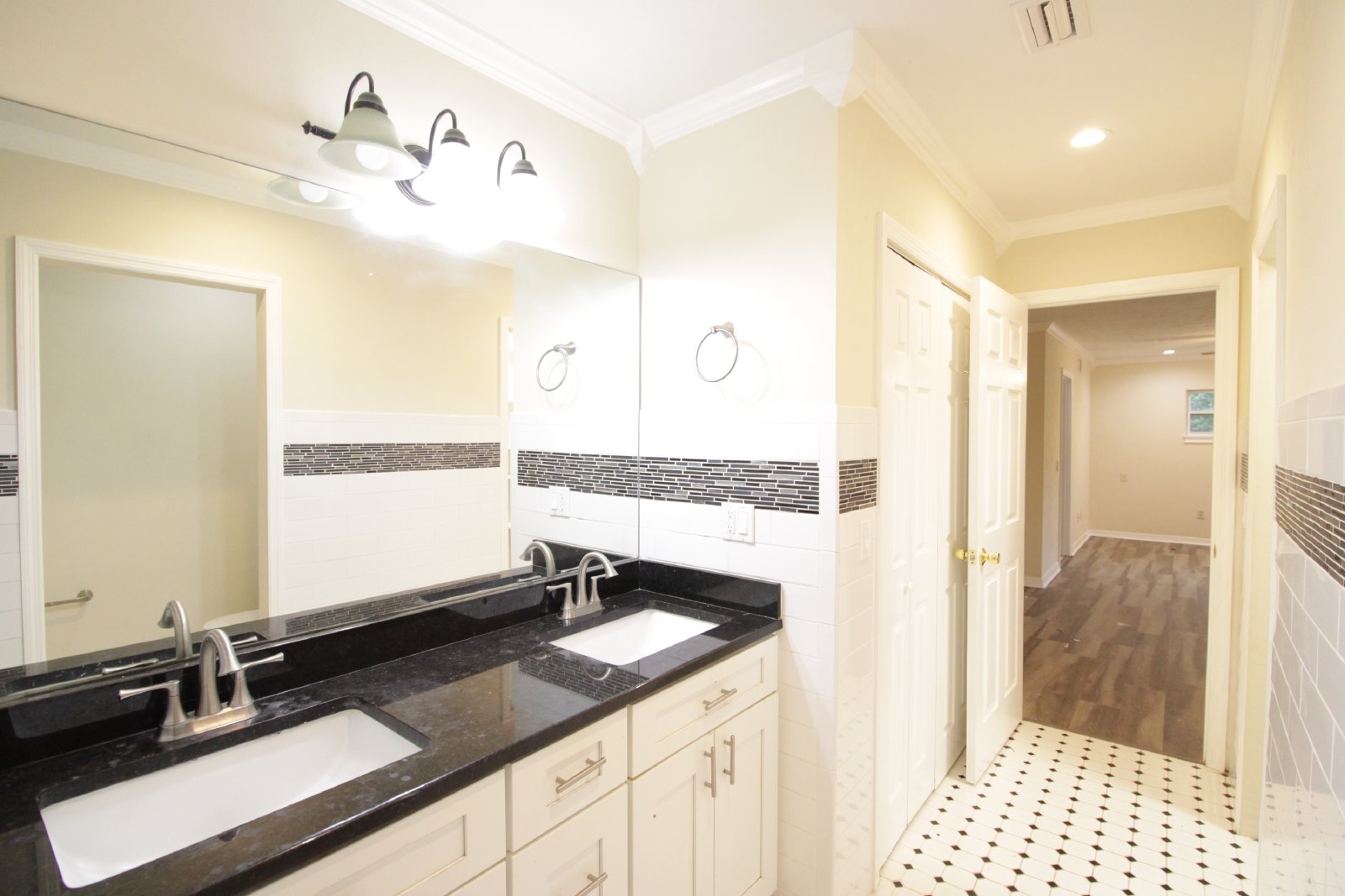 10907 Southwest 24th Avenue - 1 property image