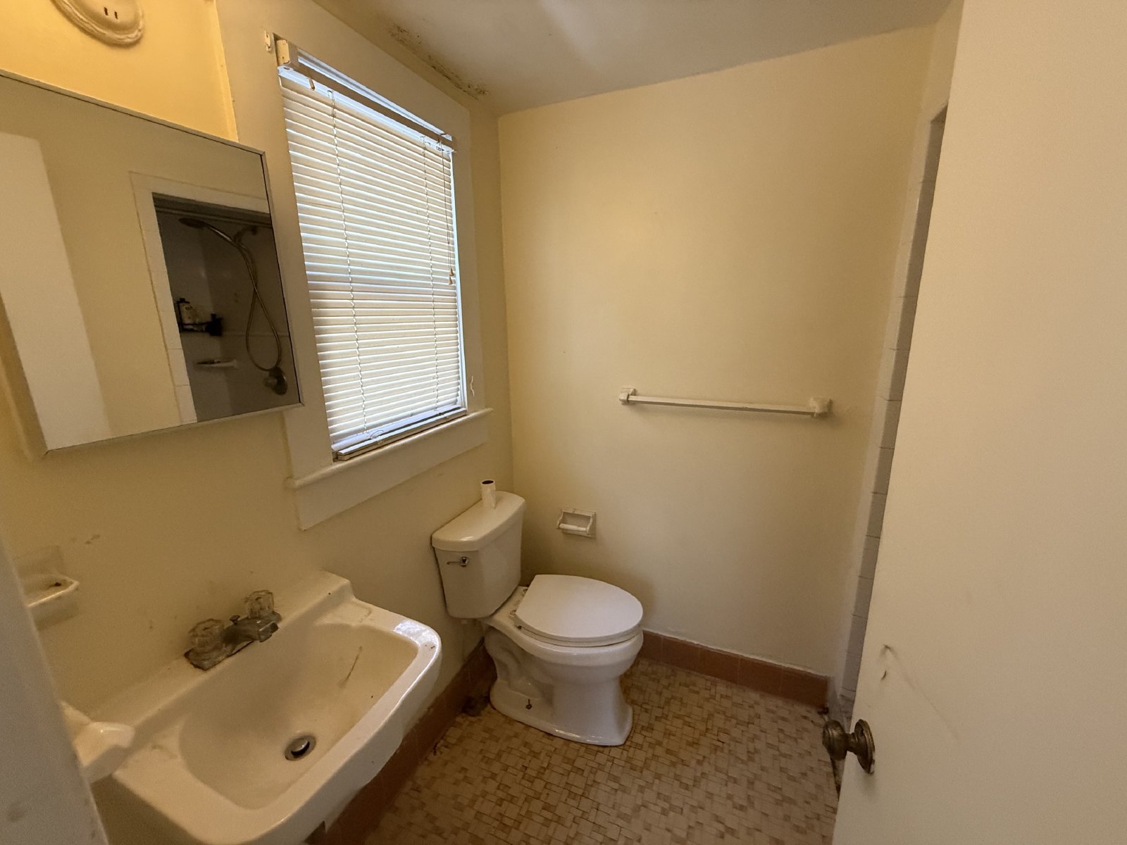 824 East University Avenue - 1 property image