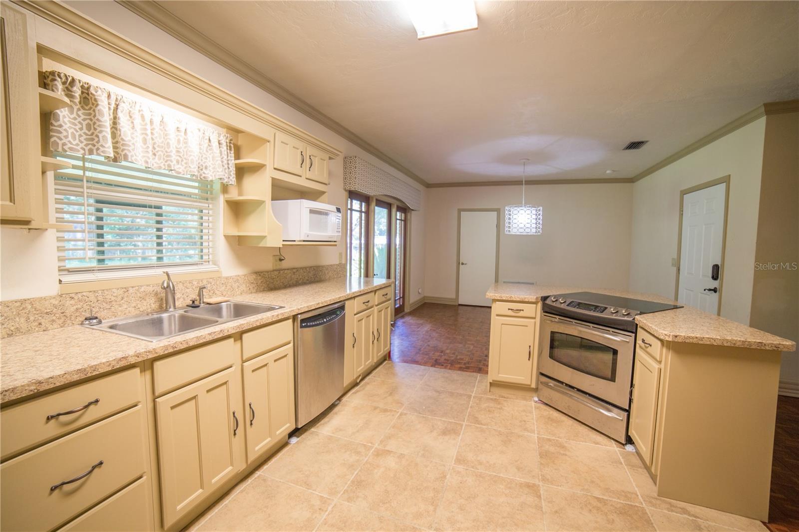 1009 Northwest 39th Drive - 1 property image