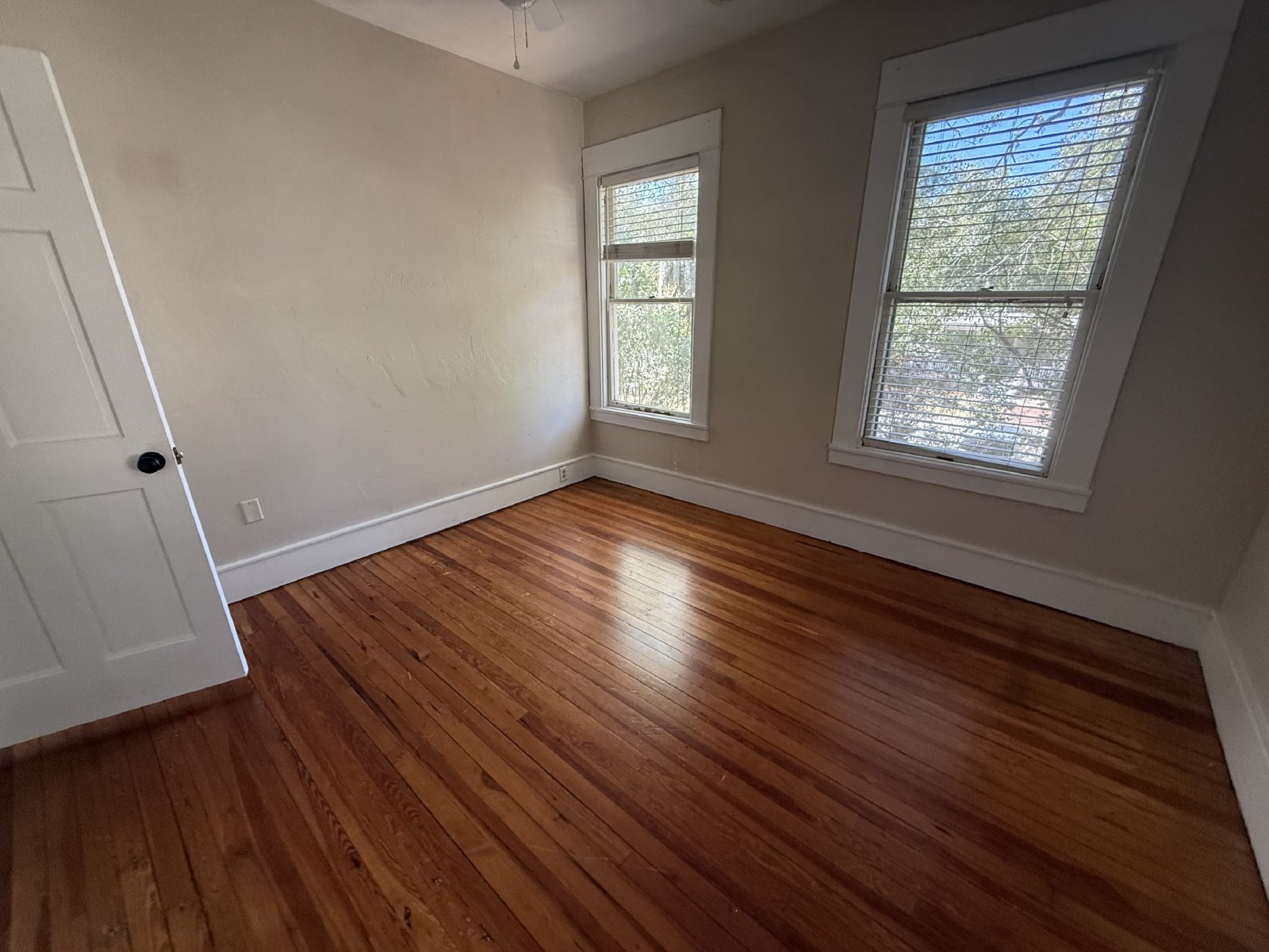 824 East University Avenue - C property image