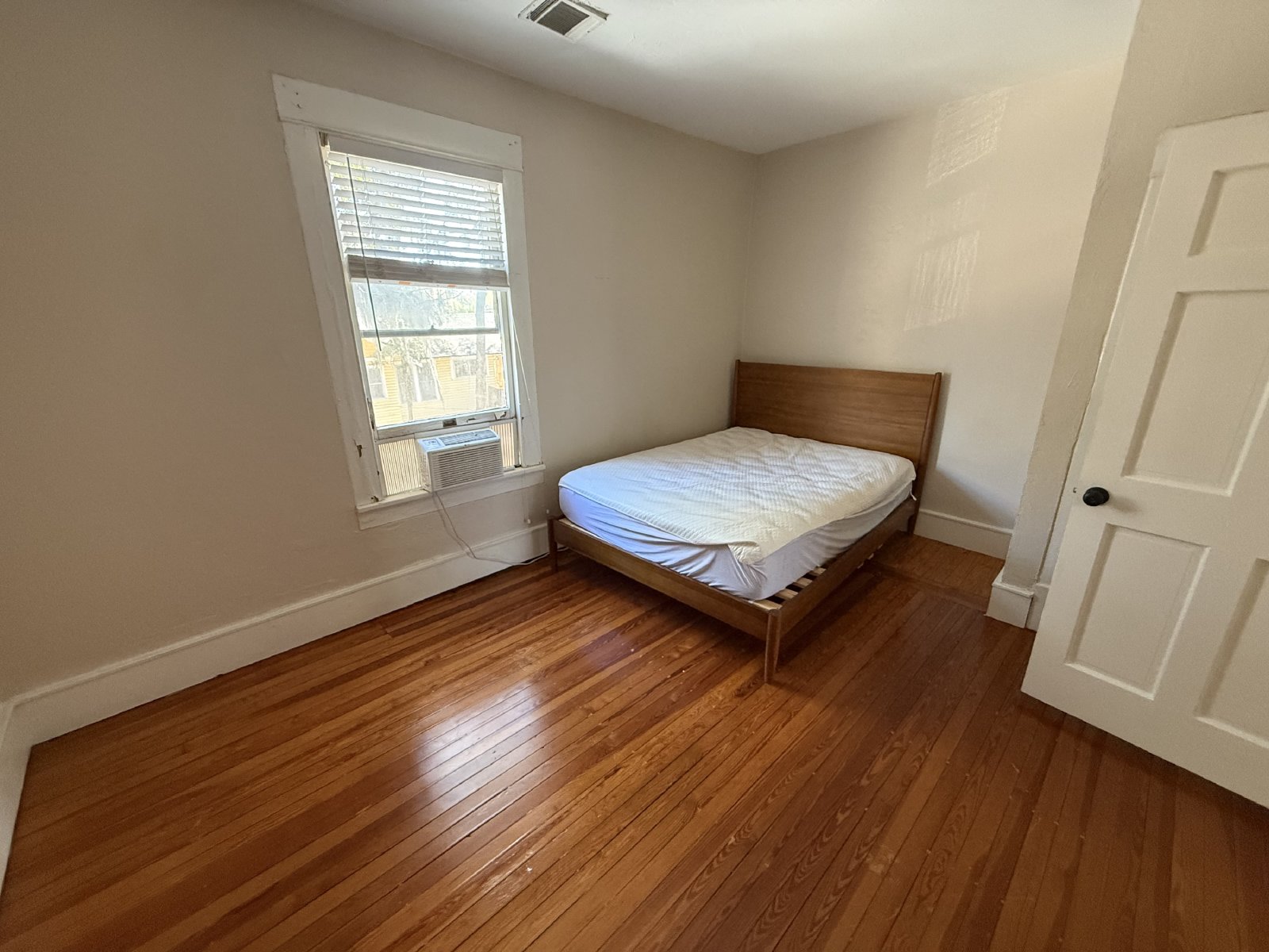 824 East University Avenue - C property image