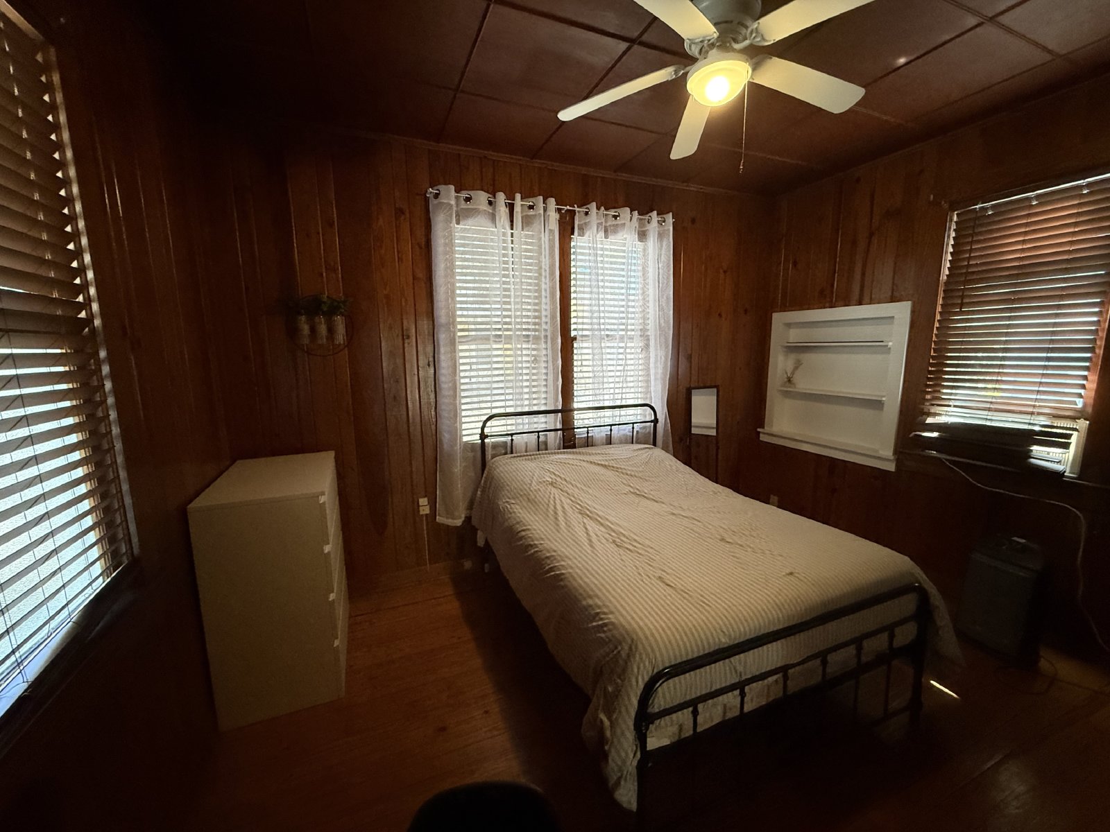 824 East University Avenue - B property image