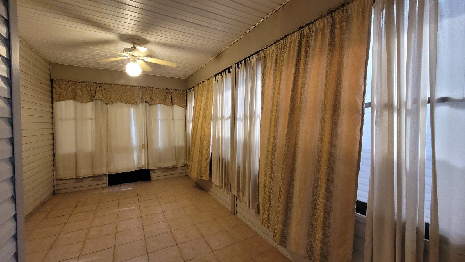4926 Northwest 78th Road - 1 property image
